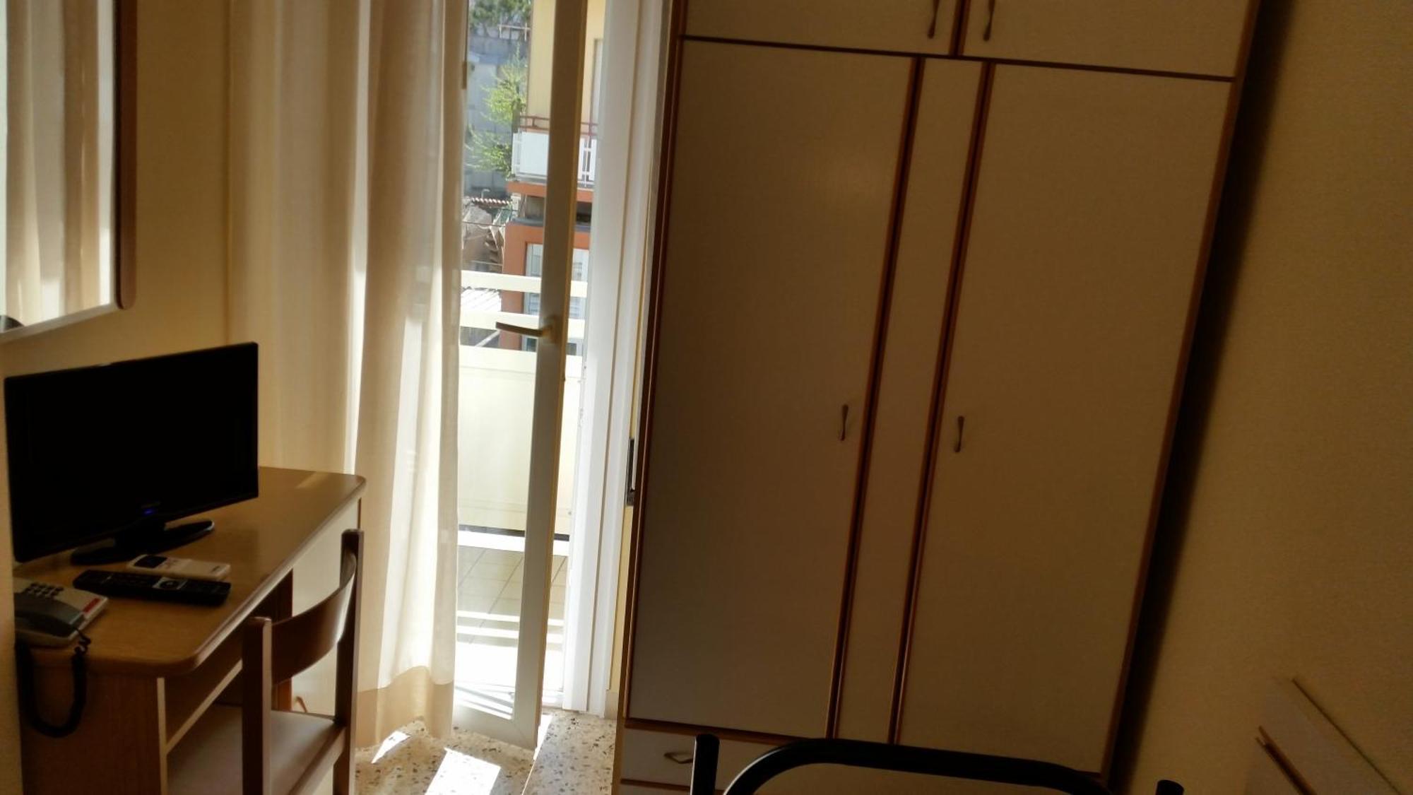 ריצ'יונה Hotel Tosi מראה חיצוני תמונה