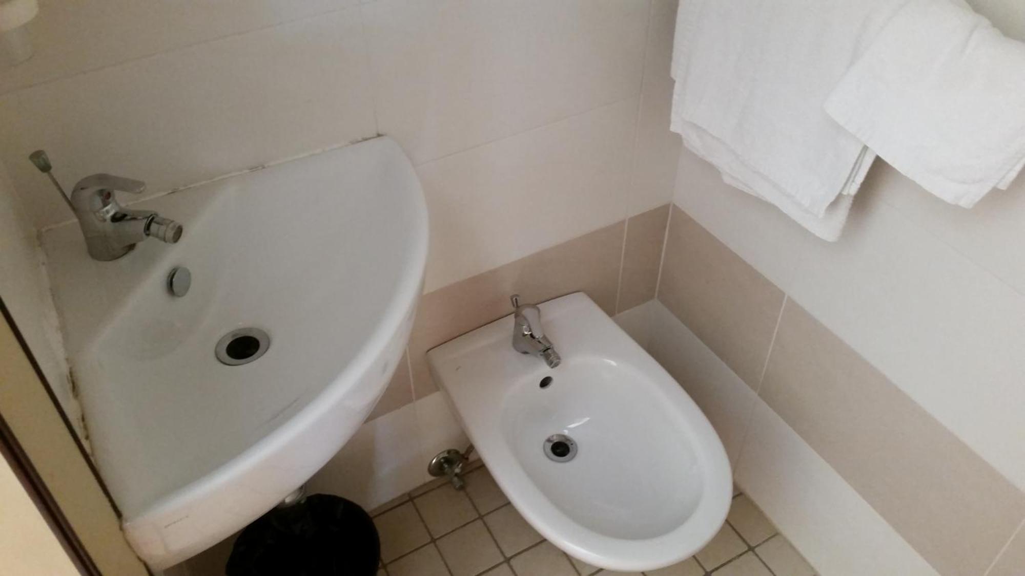 ריצ'יונה Hotel Tosi מראה חיצוני תמונה